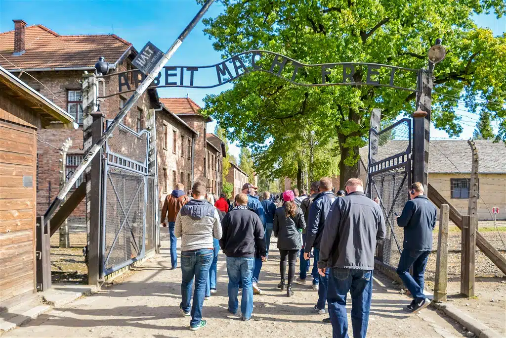 Arbeit macht frei gate Auschwitz Visit Auschwitz with guide