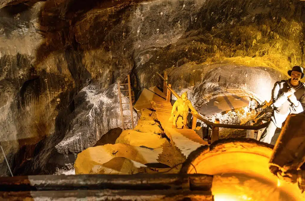 Mieners in old shaft