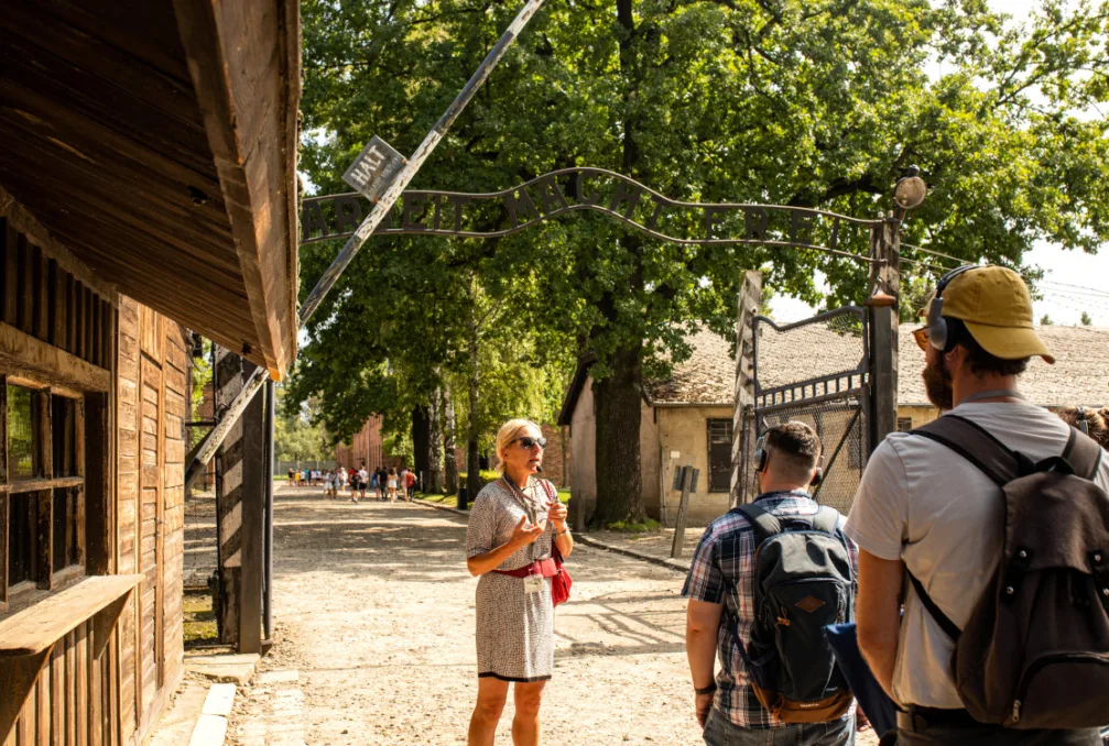 Guided-tour-of-Auschwitz The guided tour in Auschwitz